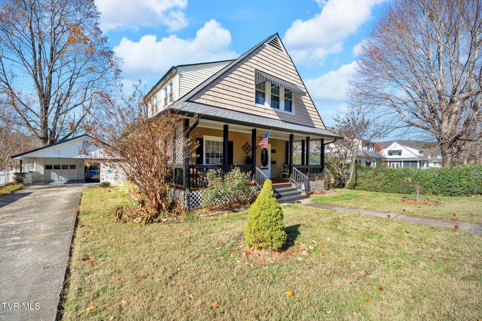639 Ohio Avenue Erwin, TN 37650 - Photo 21 of 34 639_Ohio_Ave_Erwin_TN_Front_and_Garage