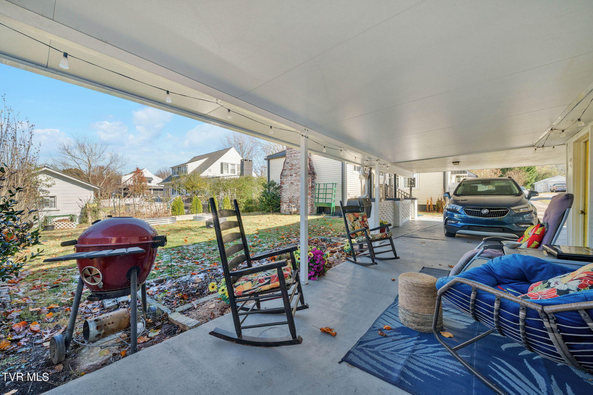 639 Ohio Avenue Erwin, TN 37650 - Photo 25 of 34 639_Ohio_Ave_Erwin_TN_Garage_Porch