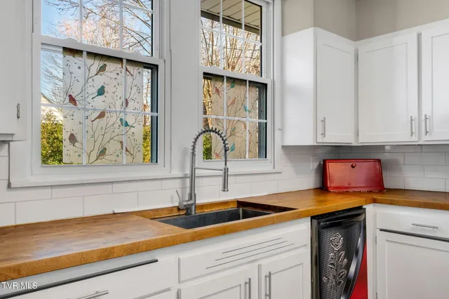 $299,900 | 639 Ohio Avenue, Erwin, TN 37650