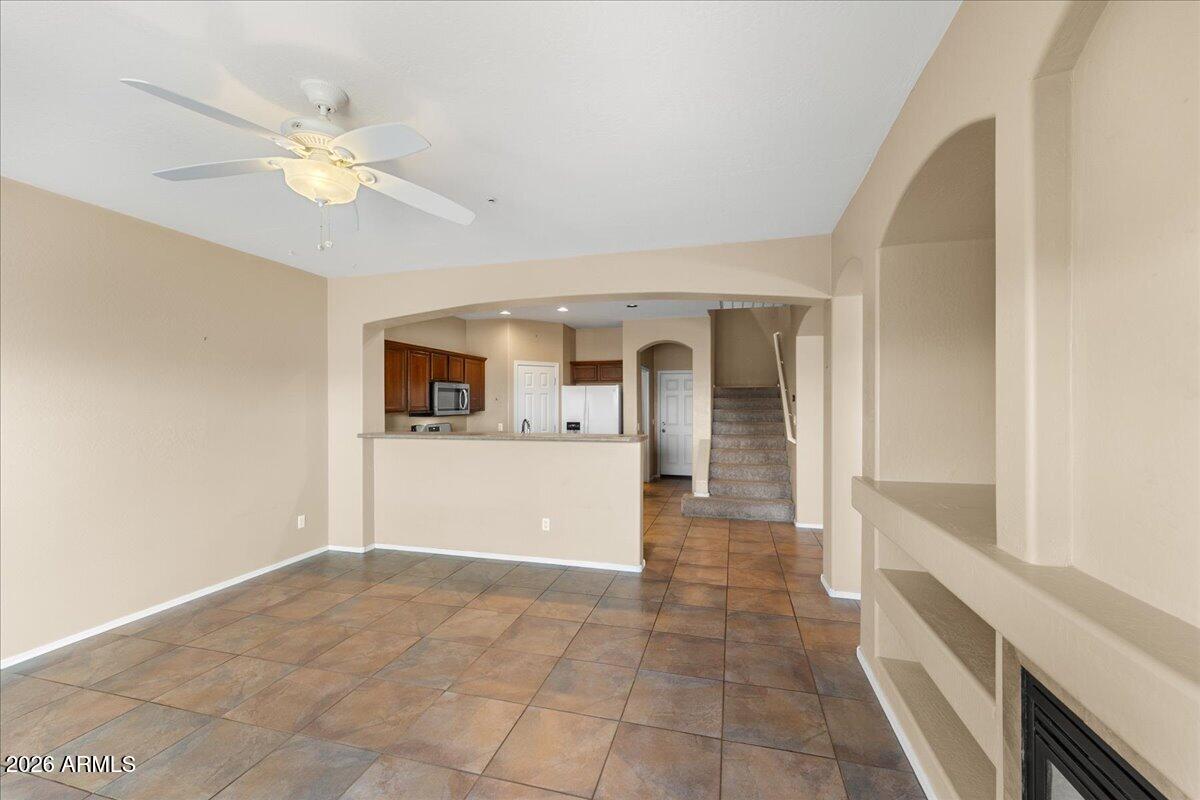 813 Alfonse Road Clarkdale, AZ 86324 - Photo 30 of 41 a view of a hallway with a kitchen