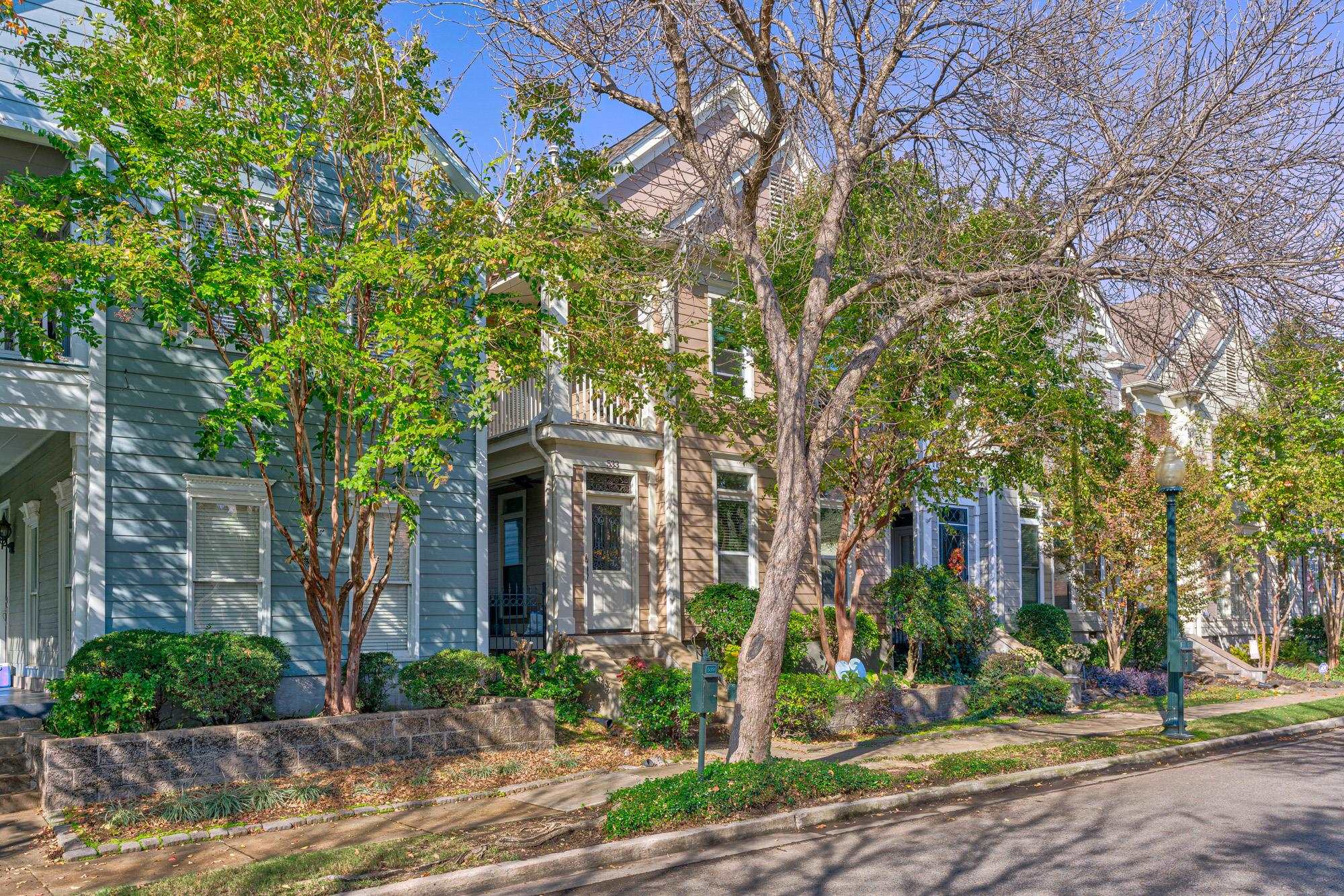 533 Rienzi Drive Memphis, TN 38103 - Photo 25 of 25 a front view of a house with a yard
