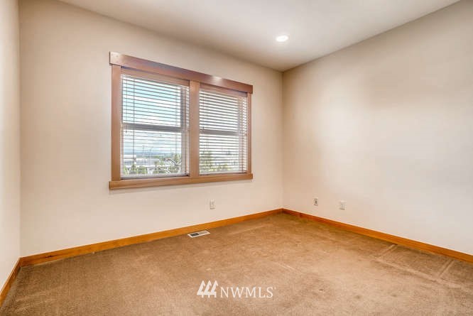 2012 34th Street Everett, WA 98201 - Photo 17 of 25