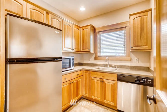 2012 34th Street Everett, WA 98201 - Photo 9 of 25