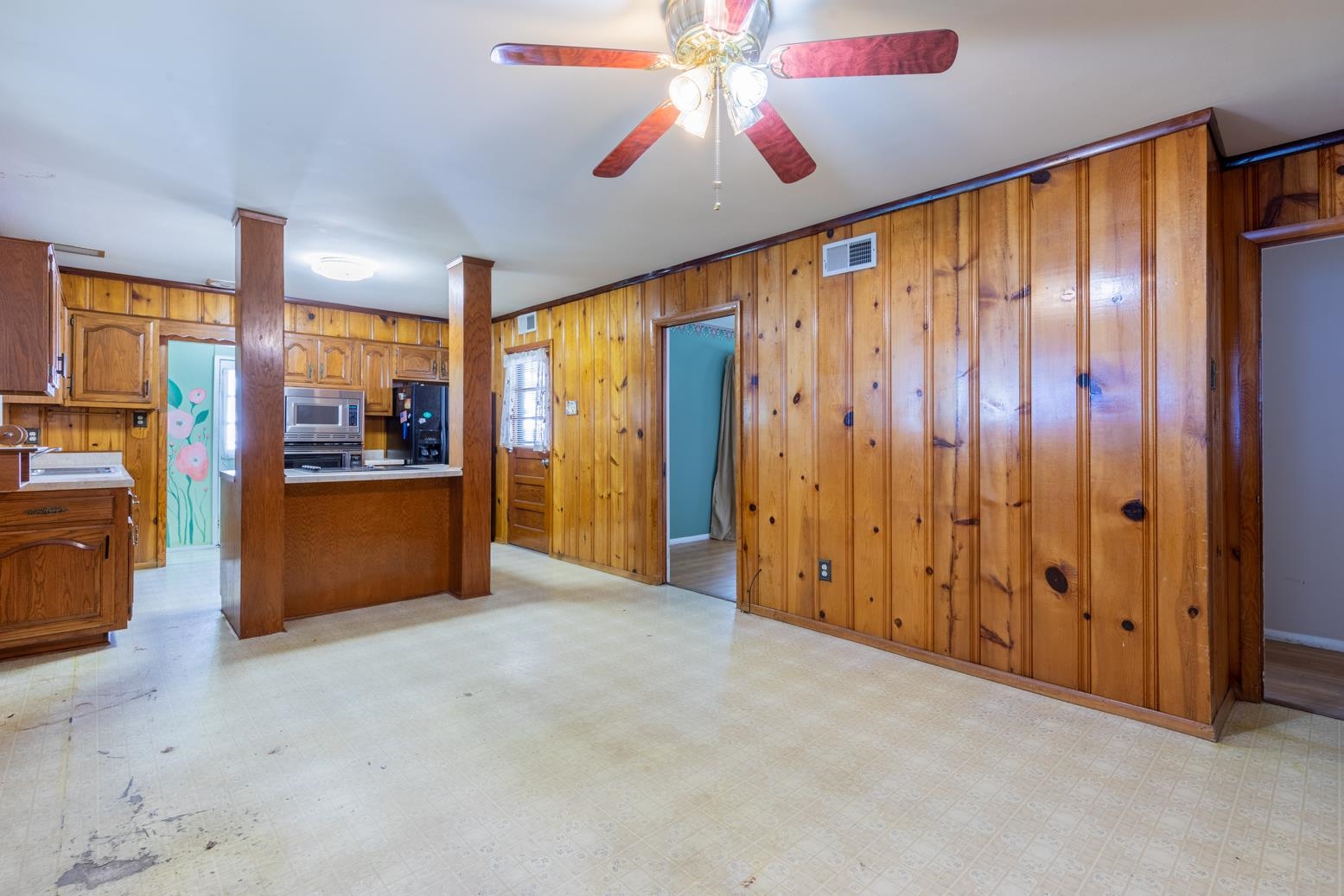 497 Fleda Road Memphis, TN 38120 - Photo 9 of 25 a view of an empty room with a window