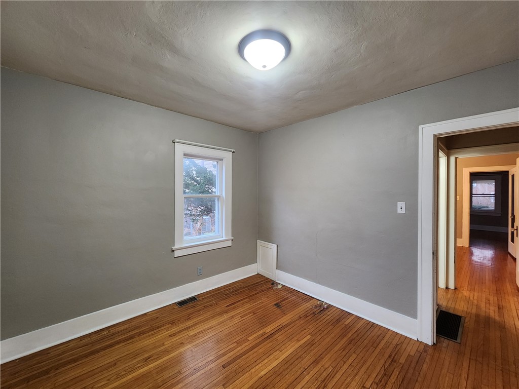 290 East Maryland Heights Road Decatur, IL 62526 - Photo 16 of 35 Bedroom 1