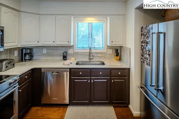$1,250,000 | 139 Trout Stream Trail, Unit SMOKIES 5, Blowing Rock, NC 28605