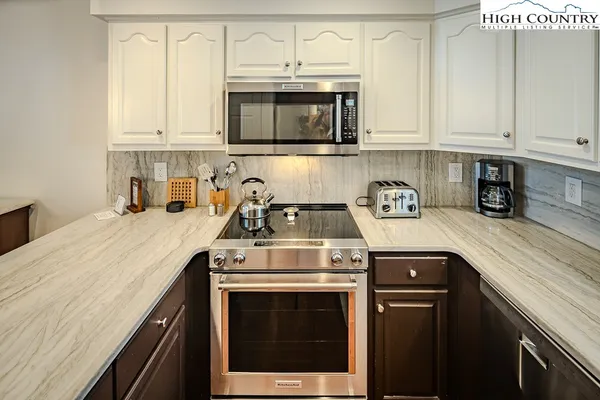 $1,250,000 | 139 Trout Stream Trail, Unit SMOKIES 5, Blowing Rock, NC 28605