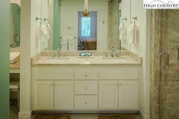 $1,250,000 | 139 Trout Stream Trail, Unit SMOKIES 5, Blowing Rock, NC 28605