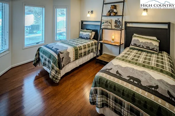 $1,250,000 | 139 Trout Stream Trail, Unit SMOKIES 5, Blowing Rock, NC 28605