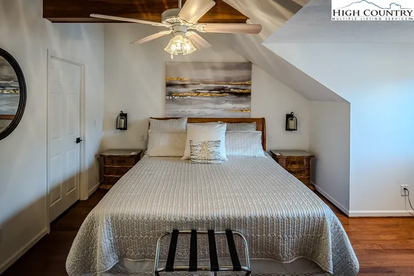 $1,250,000 | 139 Trout Stream Trail, Unit SMOKIES 5, Blowing Rock, NC 28605