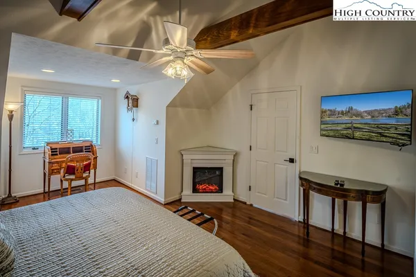 $1,250,000 | 139 Trout Stream Trail, Unit SMOKIES 5, Blowing Rock, NC 28605