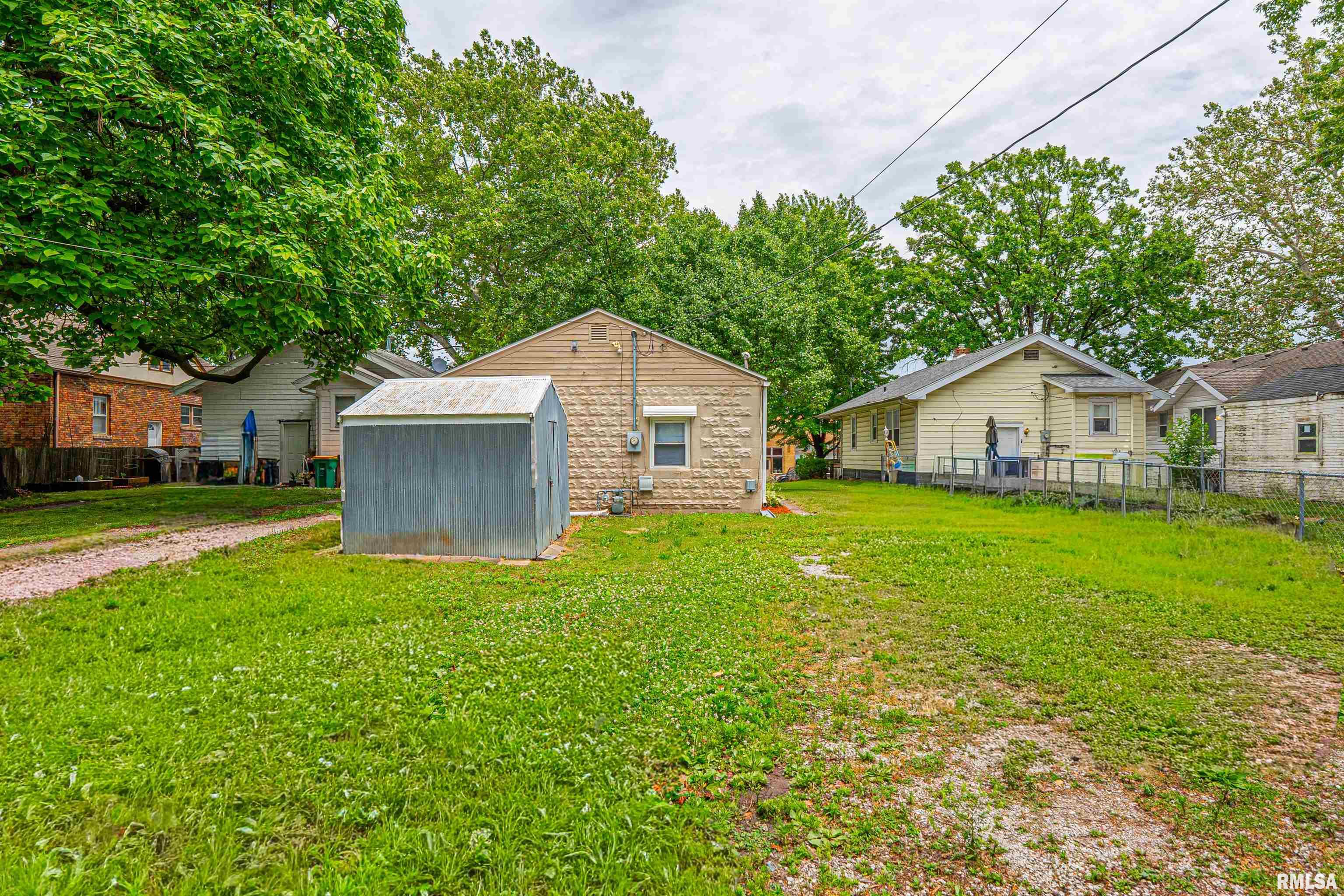 2219 South 6th Street Springfield, IL 62703 - Photo 4 of 15