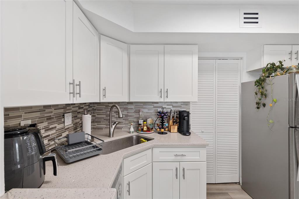 2601 Southwest Archer Road, Unit J339 Gainesville, FL 32608 - Photo 13 of 36