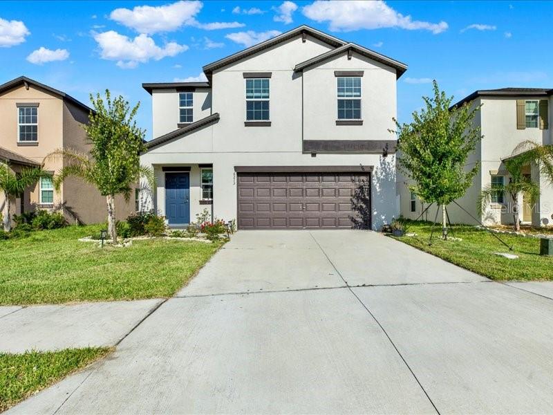 6213 Back Forty Loop Zephyrhills, FL 33541 - Photo 2 of 57