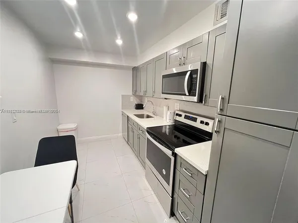 $2,300 | 1849 South Ocean Drive, Unit 409, Hallandale Beach, FL 33009