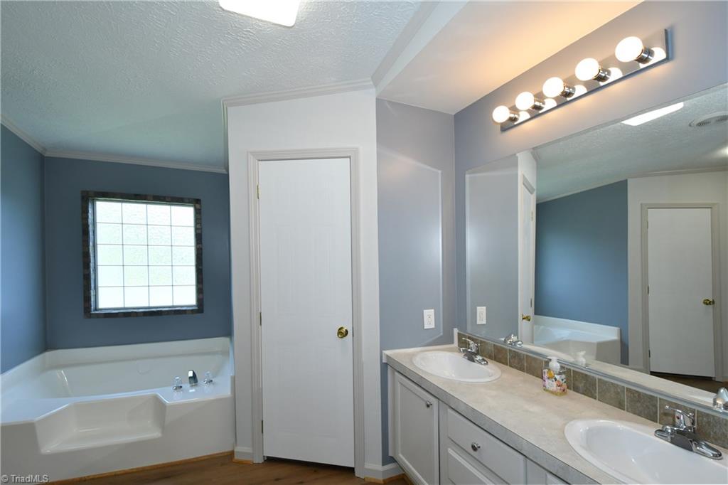 7580 Ridge Road Tobaccoville, NC 27050 - Photo 9 of 19 Gallery Image 9