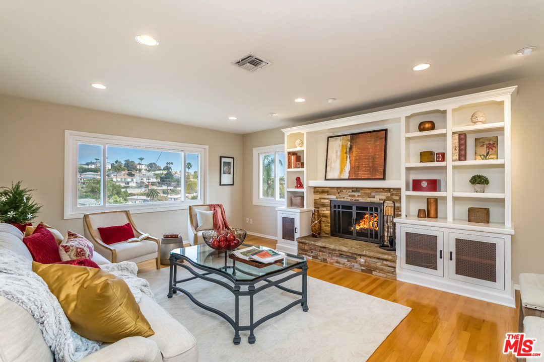 7015 Earldom Avenue Playa del Rey, CA 90293 - Photo 3 of 48
