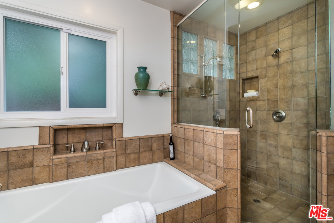 7015 Earldom Avenue Playa del Rey, CA 90293 - Photo 28 of 48