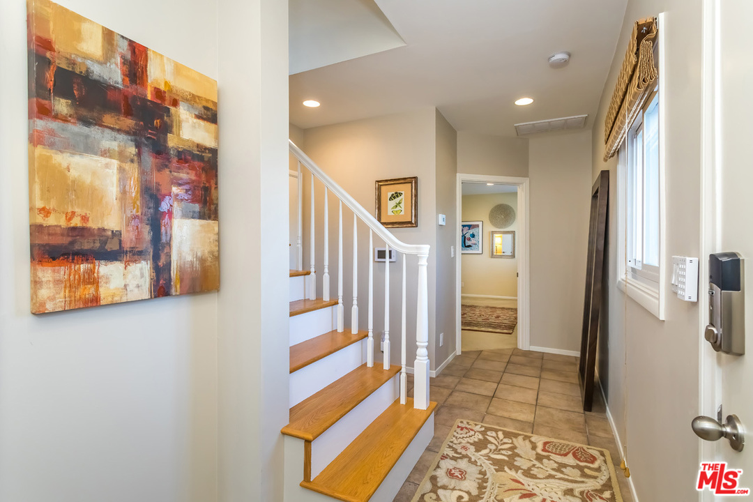 7015 Earldom Avenue Playa del Rey, CA 90293 - Photo 32 of 48