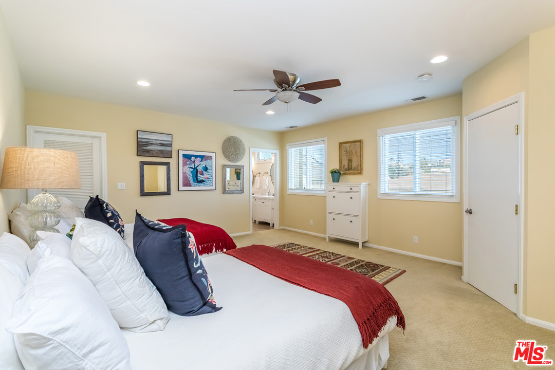 7015 Earldom Avenue Playa del Rey, CA 90293 - Photo 34 of 48