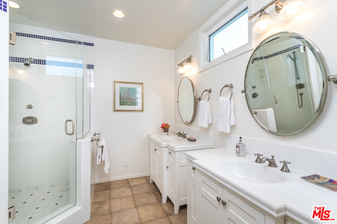 7015 Earldom Avenue Playa del Rey, CA 90293 - Photo 35 of 48