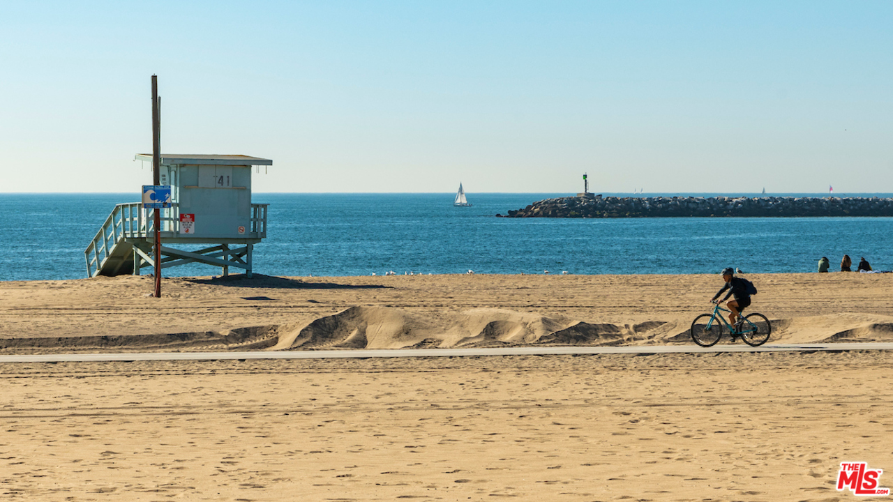 7015 Earldom Avenue Playa del Rey, CA 90293 - Photo 46 of 48