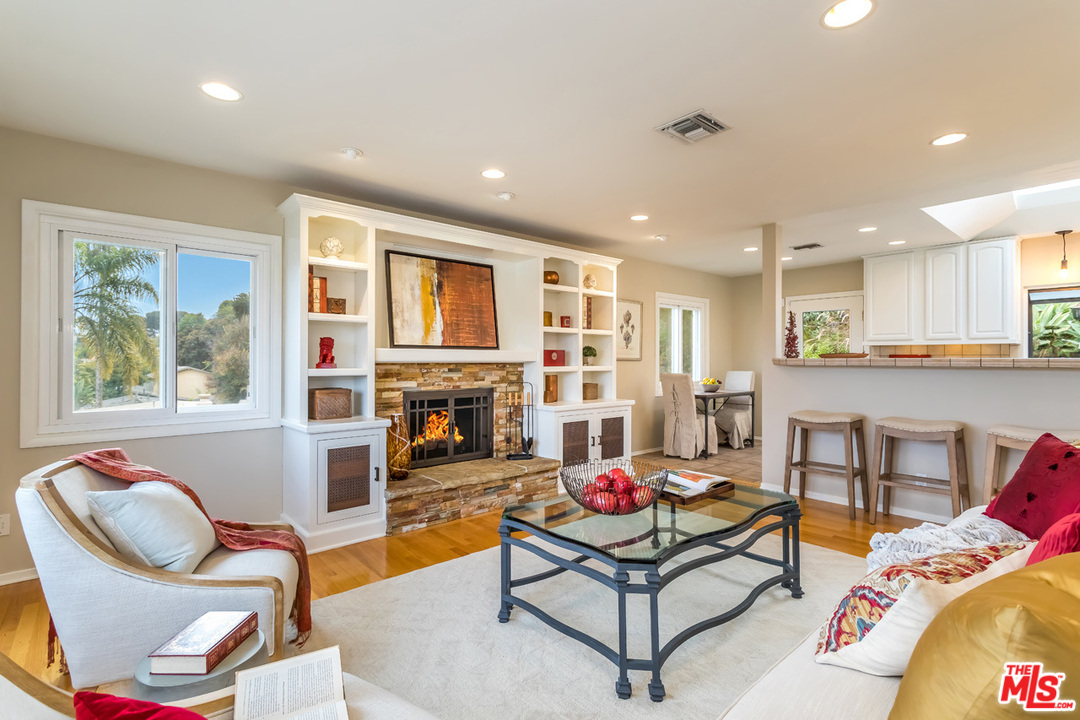 7015 Earldom Avenue Playa del Rey, CA 90293 - Photo 10 of 48