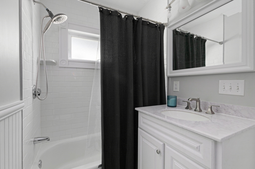 18 Sylvester Road, Unit 2 Boston, MA 02122 - Photo 4 of 19