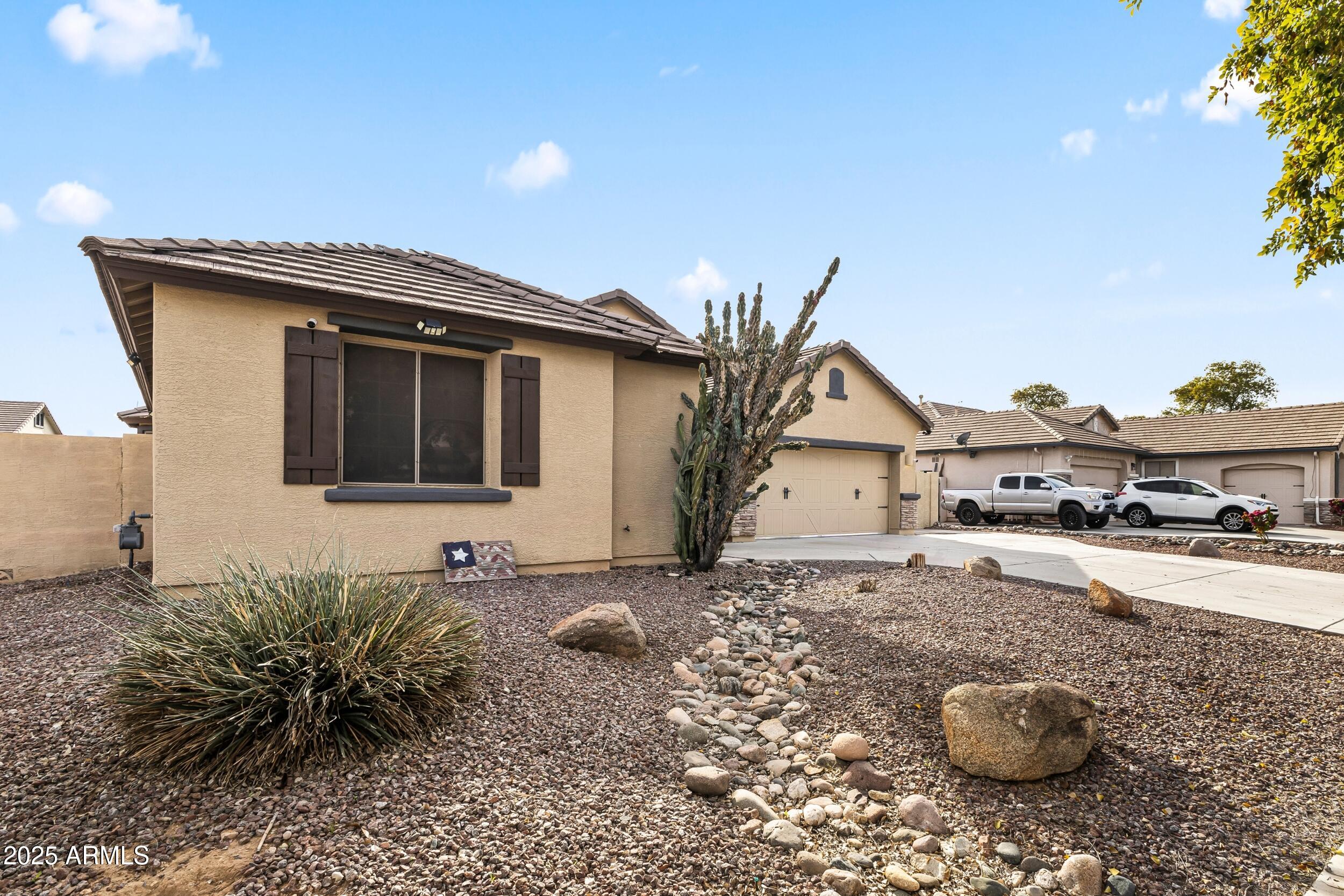 14089 West Charter Oak Road Surprise, AZ 85379 - Photo 3 of 34 3_03