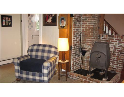 302 Ohio Street Bangor, ME 04401 - Photo 4 of 9 Living Room.