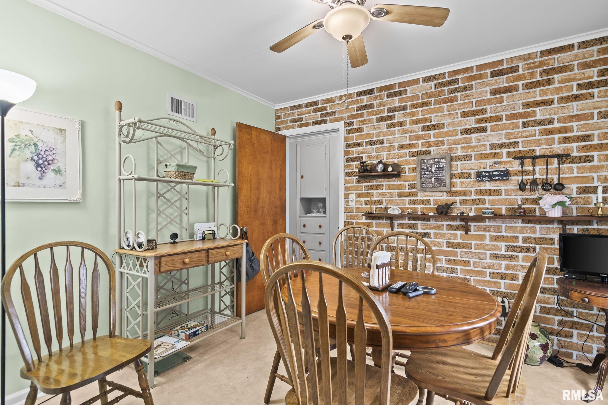 146 Circle Drive Springfield, IL 62703 - Photo 14 of 39
