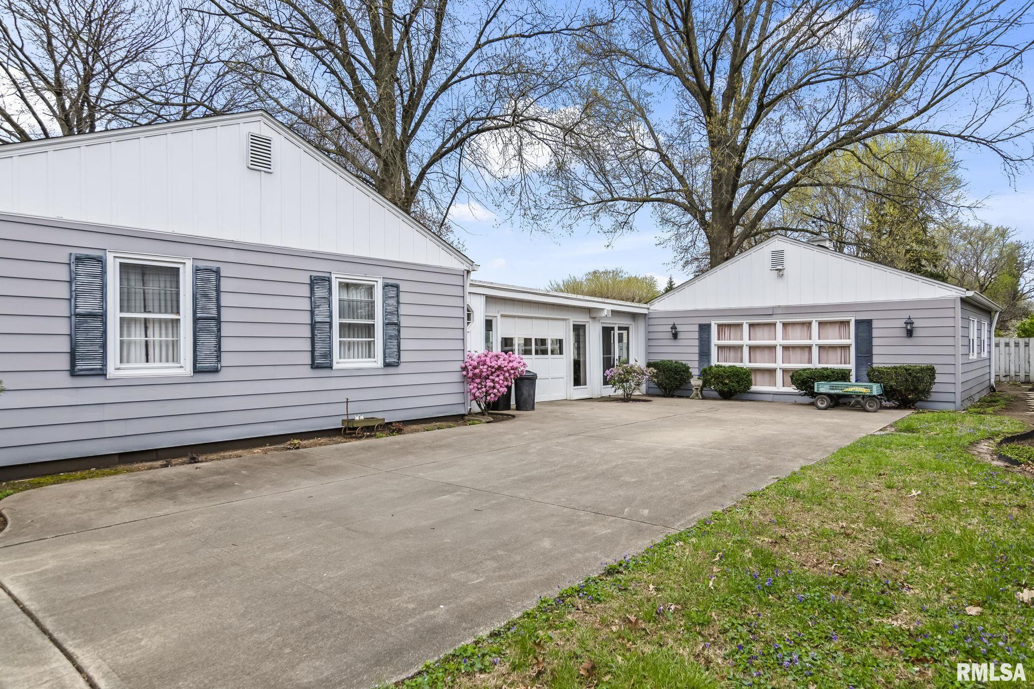 146 Circle Drive Springfield, IL 62703 - Photo 4 of 39