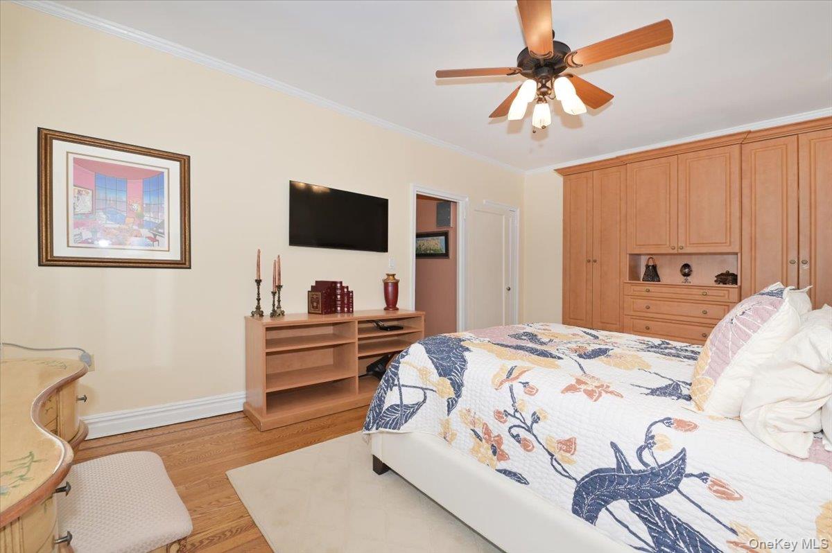 21 Barstow Road, Unit 6L Great Neck, NY 11021 - Photo 17 of 26 Bedroom