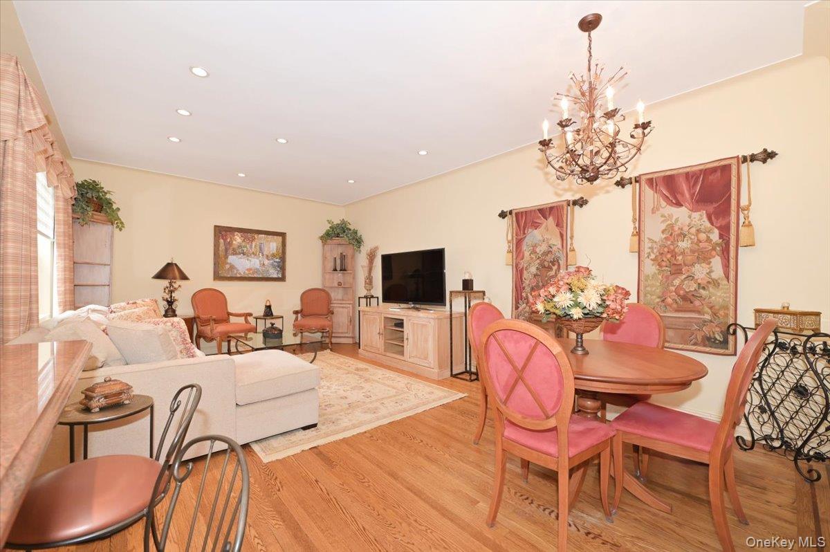 21 Barstow Road, Unit 6L Great Neck, NY 11021 - Photo 8 of 26 Living Room