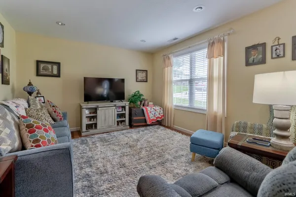 $250,000 | 308 Spruce Street, Petersburg, IN 47567