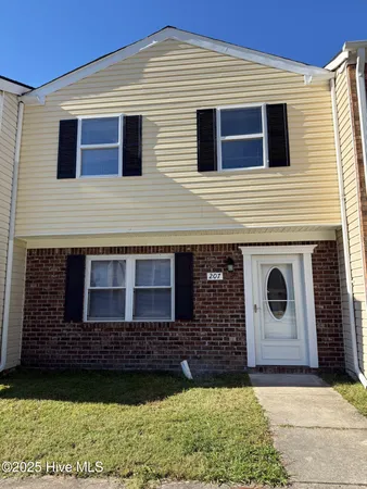 $1,245 | 207 Myrtlewood Circle, Jacksonville, NC 28546