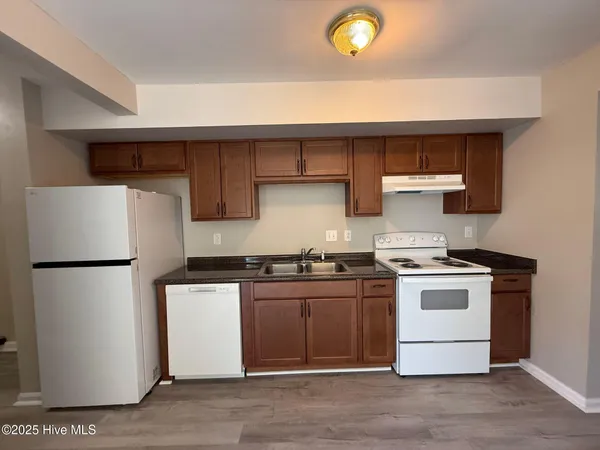 $1,245 | 207 Myrtlewood Circle, Jacksonville, NC 28546