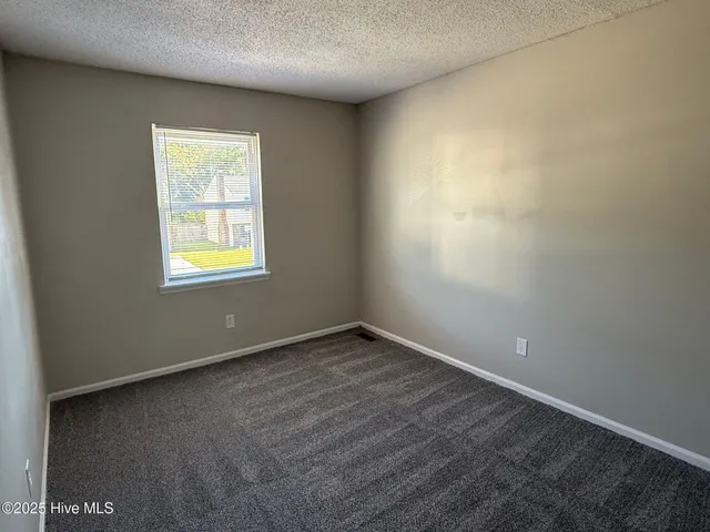 $1,350 | 207 Myrtlewood Circle, Jacksonville, NC 28546