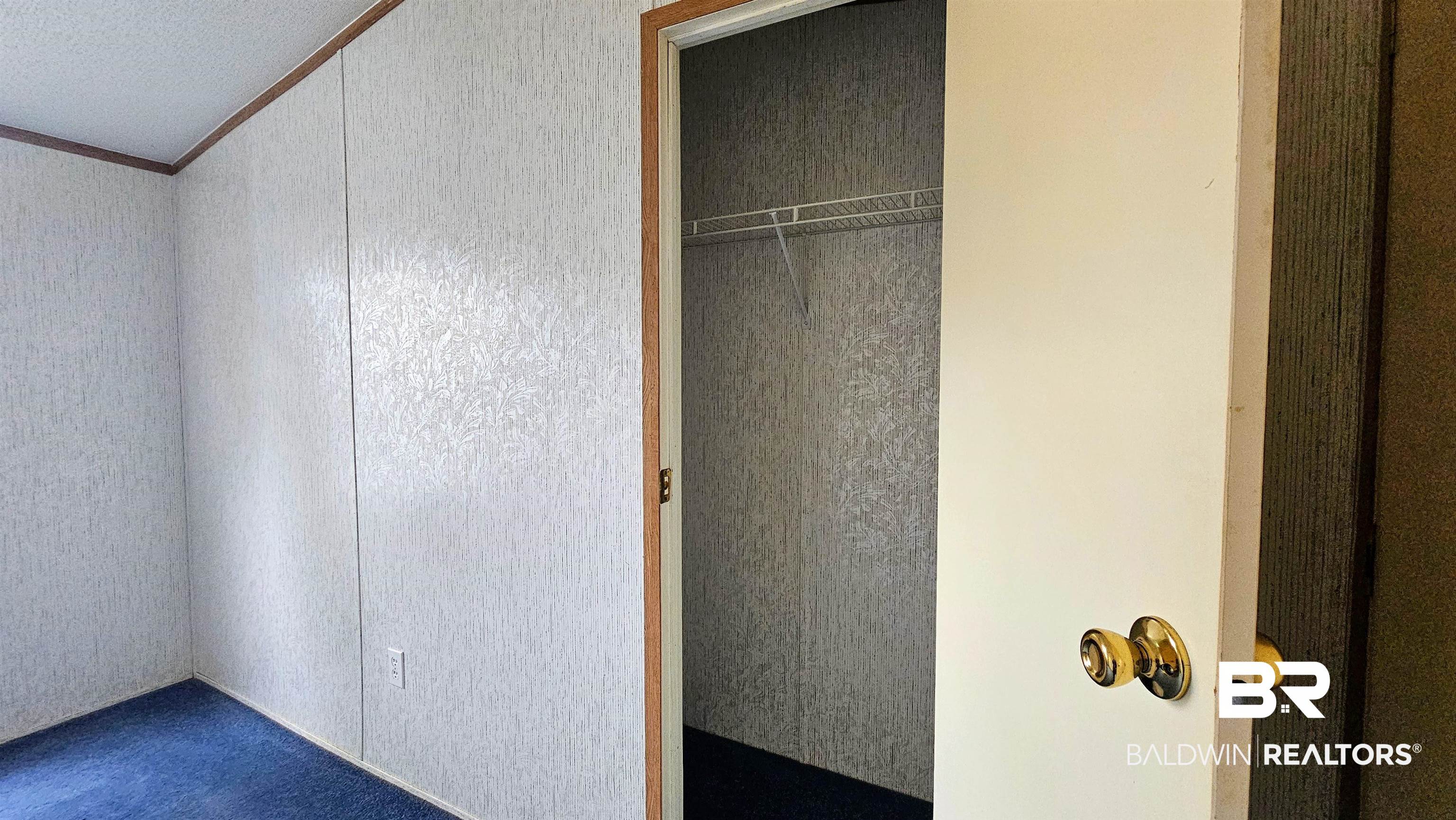 18659 Bull Springs Road Robertsdale, AL 36567 - Photo 21 of 25 View of closet