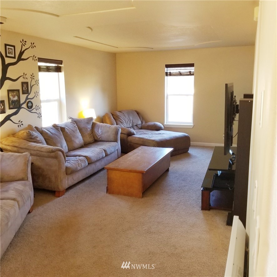 18025 Cook Road Southeast Yelm, WA 98597 - Photo 8 of 12 Gallery Image 8
