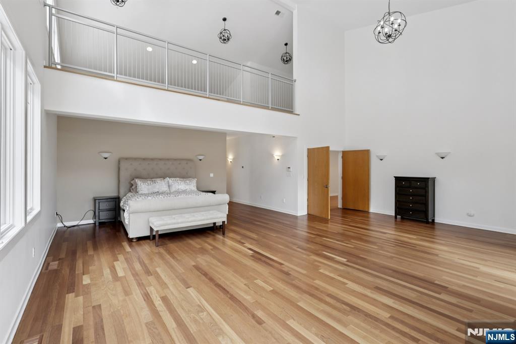 20 Mt Pleasant Road Morristown, NJ 07960 - Photo 18 of 41 a bathroom with a sink and a mirror