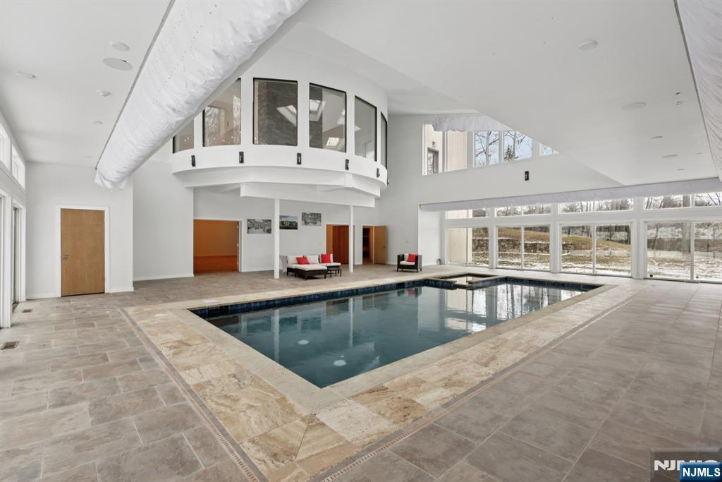 20 Mt Pleasant Road Morristown, NJ 07960 - Photo 29 of 41 a view of a large building with swimming pool