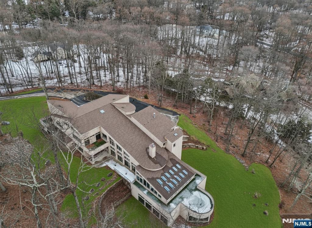 20 Mt Pleasant Road Morristown, NJ 07960 - Photo 32 of 41 an aerial view of a house with a ocean view