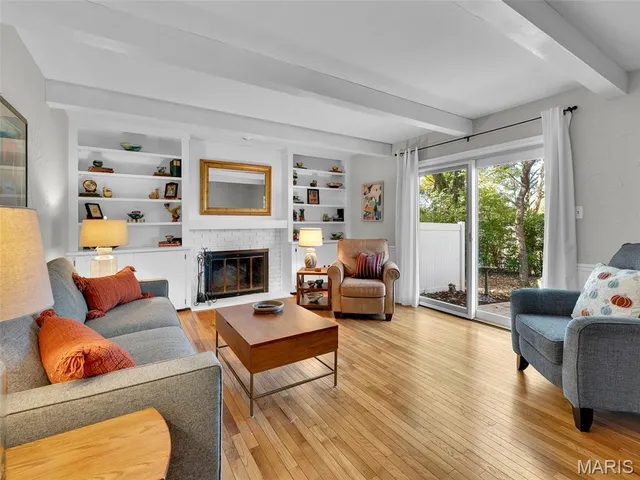 $600,000 | 2323 Hollyhead Drive, St. Louis, MO 63131