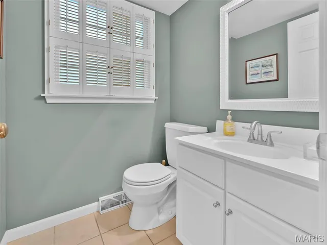 $600,000 | 2323 Hollyhead Drive, St. Louis, MO 63131