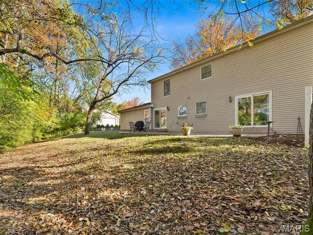 $600,000 | 2323 Hollyhead Drive, St. Louis, MO 63131