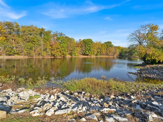 $600,000 | 2323 Hollyhead Drive, St. Louis, MO 63131