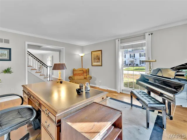 $600,000 | 2323 Hollyhead Drive, St. Louis, MO 63131