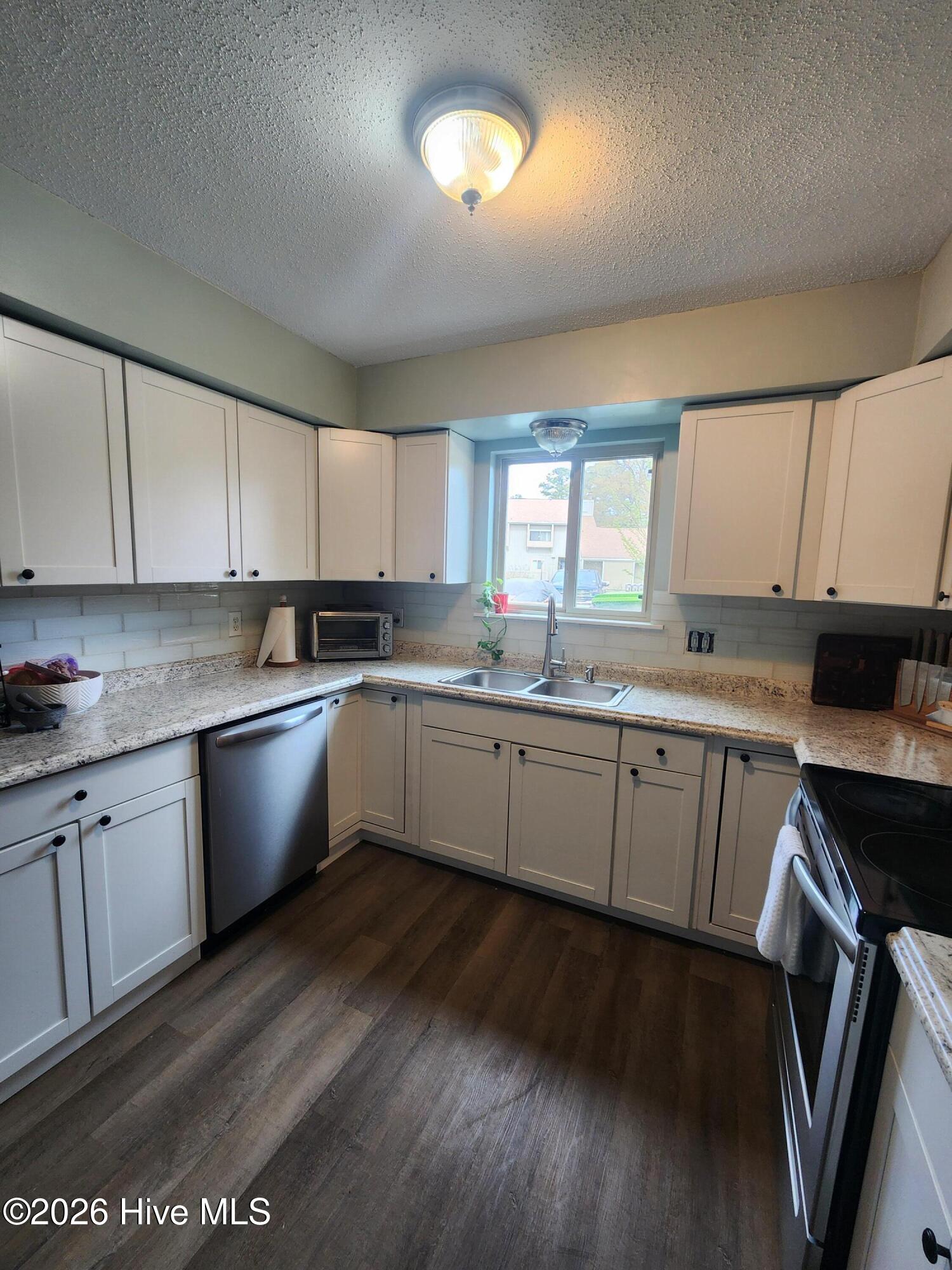 165 Quarterdeck New Bern, NC 28562 - Photo 7 of 21 20260324_143328