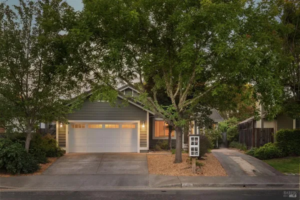$799,000 | 614 Shagbark Street, Windsor, CA 95492